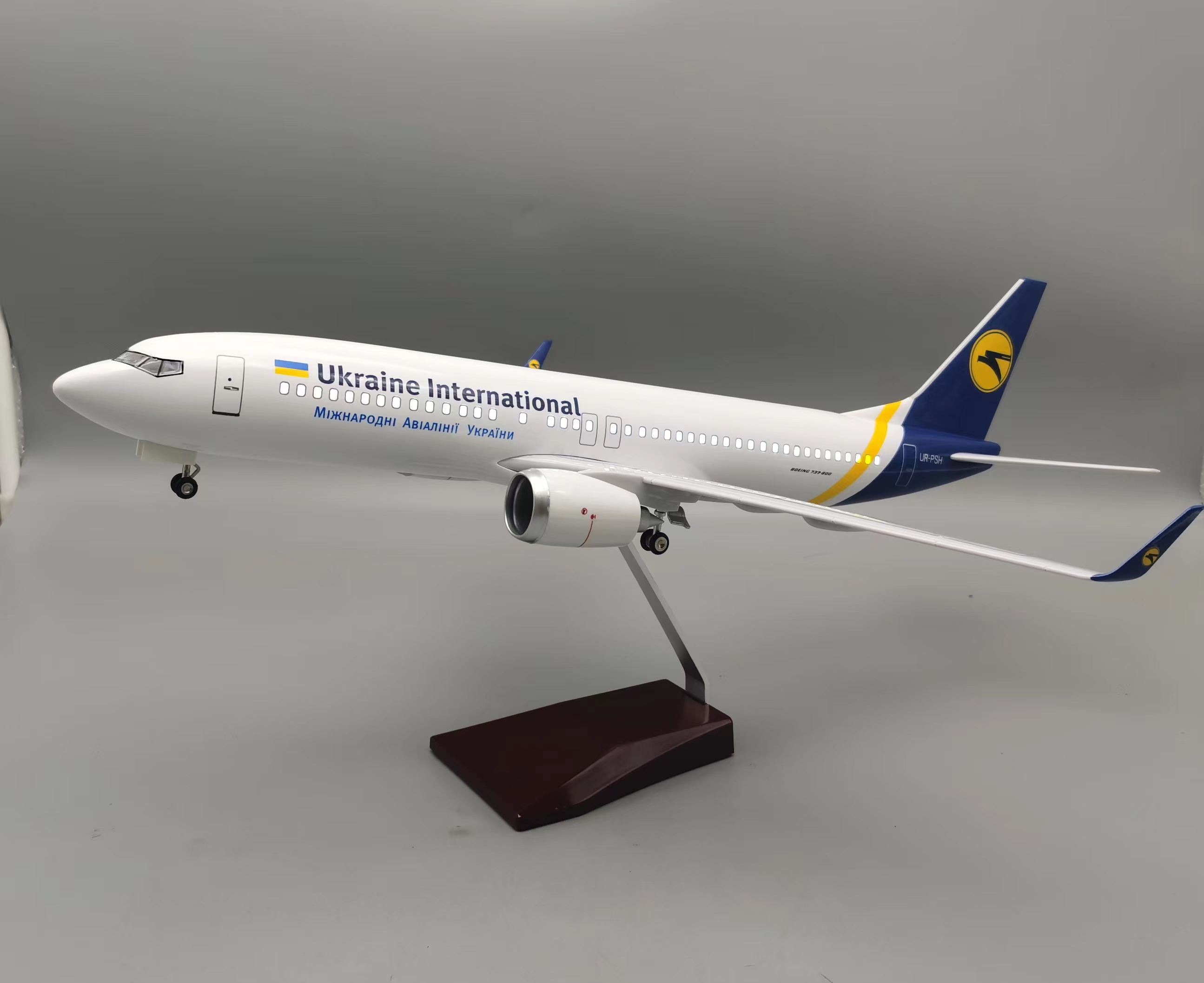 Model Kit Ukraine - 47cm Aircraft Model B737-800 Ukraine Airways