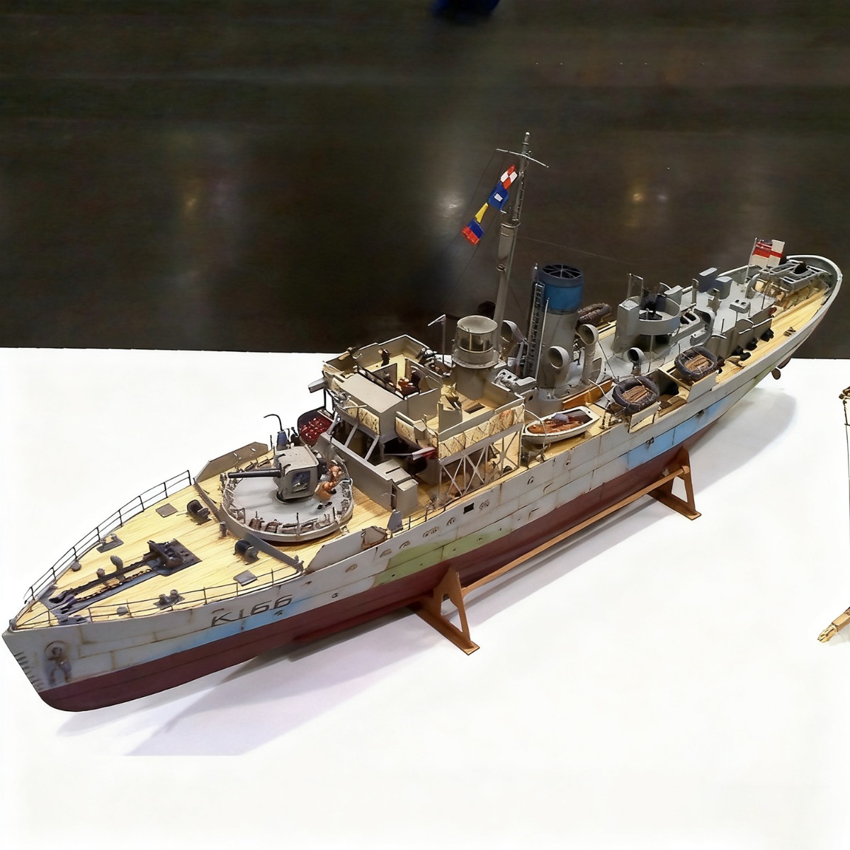Model Kit Revell - 1/72 Revell Flower-class Frigate Assembly Model