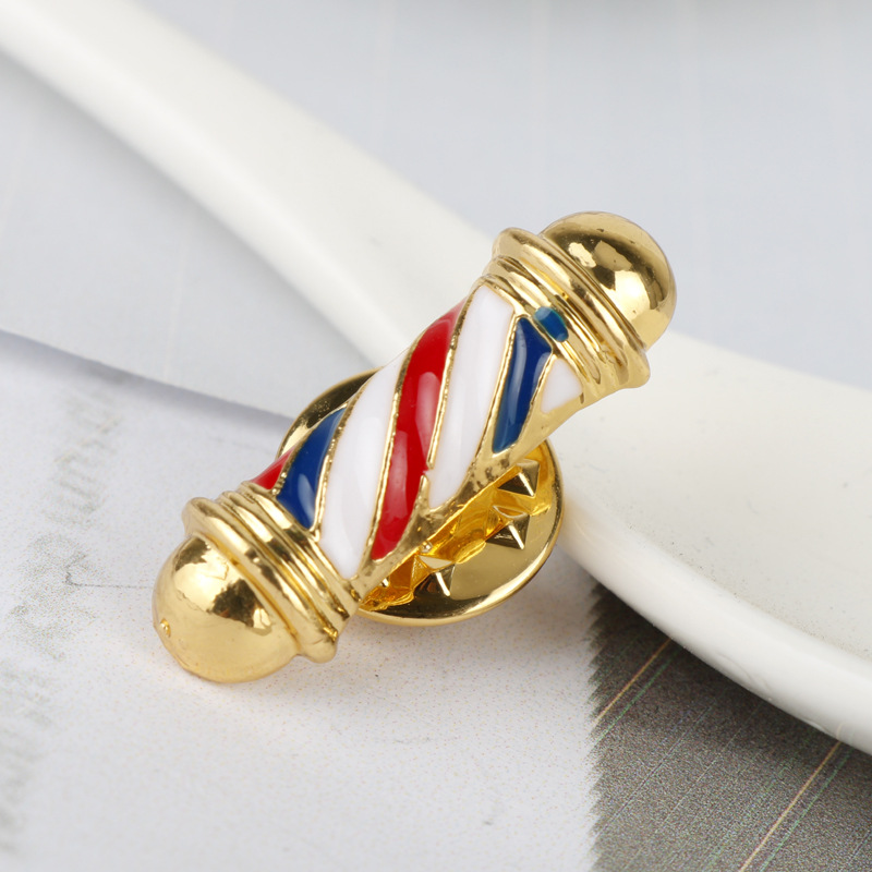Classic Badge Brooch Pin Barbe - Model Kit Clipper recension och pris