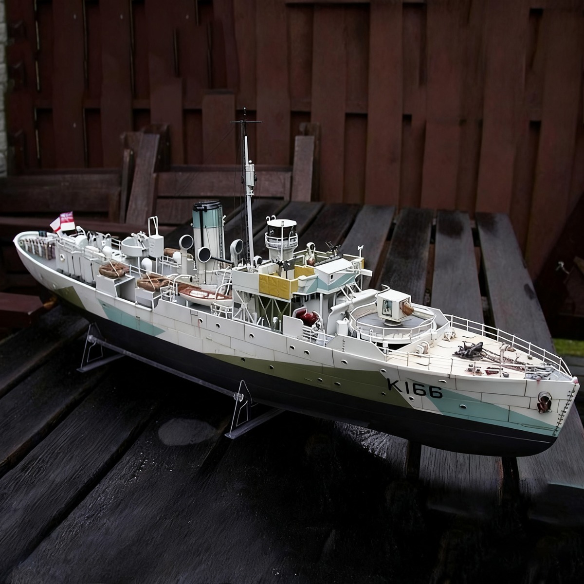 1/72 Revell Flower-class Friga - Model Kit Revell recension och pris