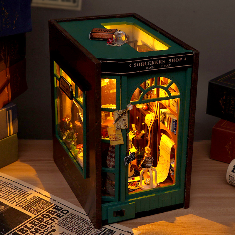 DIY Book Nook Insert Shelf Kit - Model Kit Japan Shop recension och pris