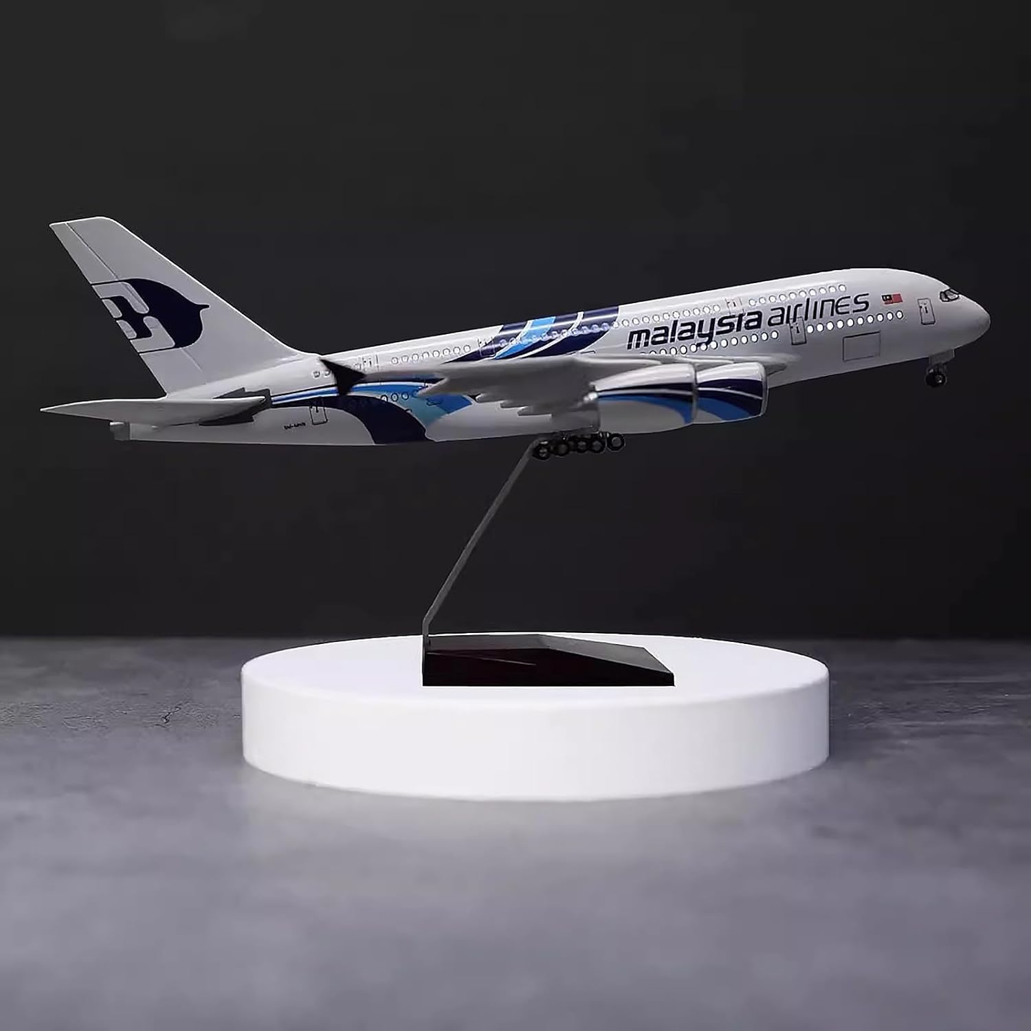 1:160 Scale Malaysia Airlines  - Model Kit Simulator recension och pris